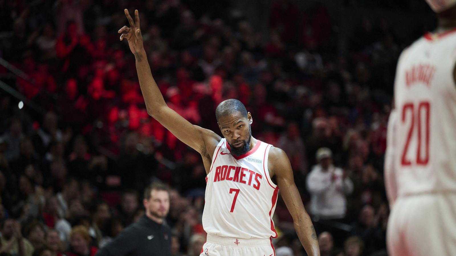 Kevin Durant, NBA efsanesi Wilt Chamberlain’i geride bıraktı