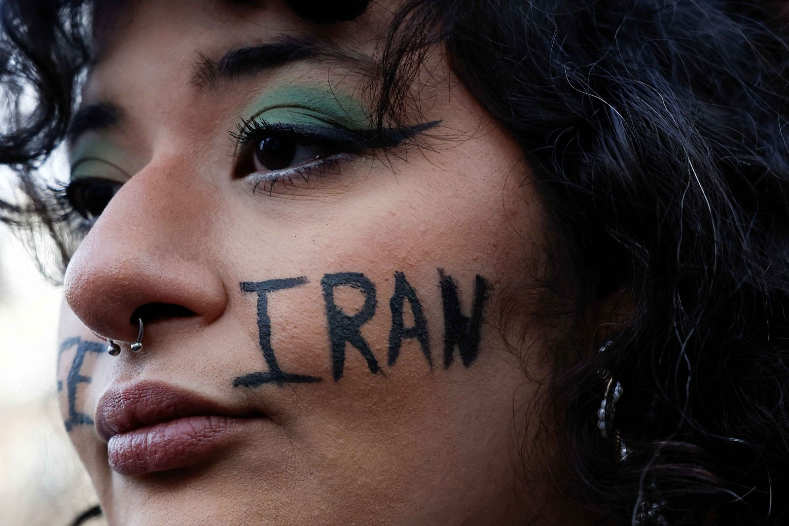 İran'daki protestolarda ölü sayısı artıyor! Pezeşkiyan: Halkı dinlemeye hazırız - Resim: 8