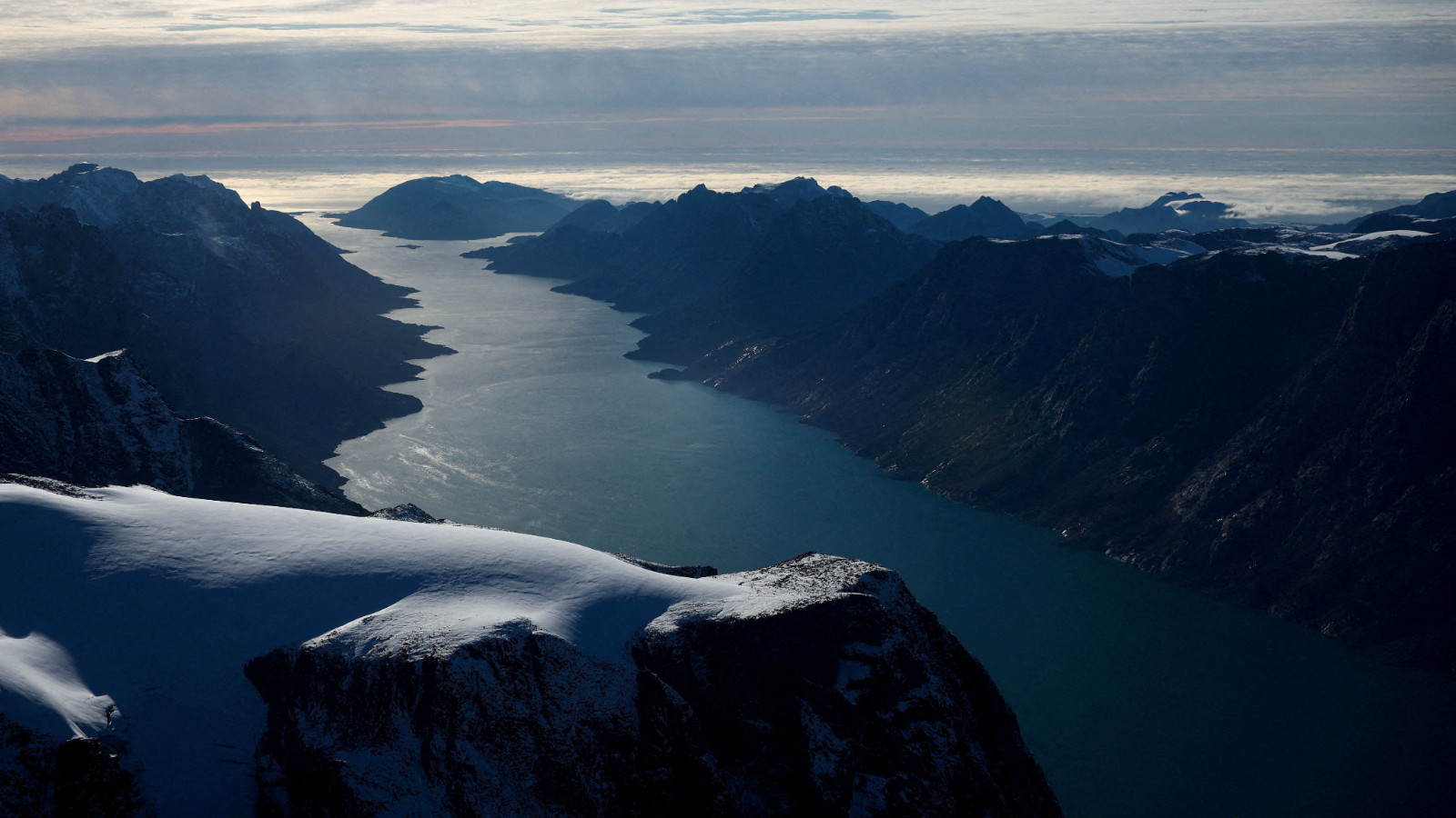 İngiltere Grönland'a savaş gemileri göndermeyi planlıyor