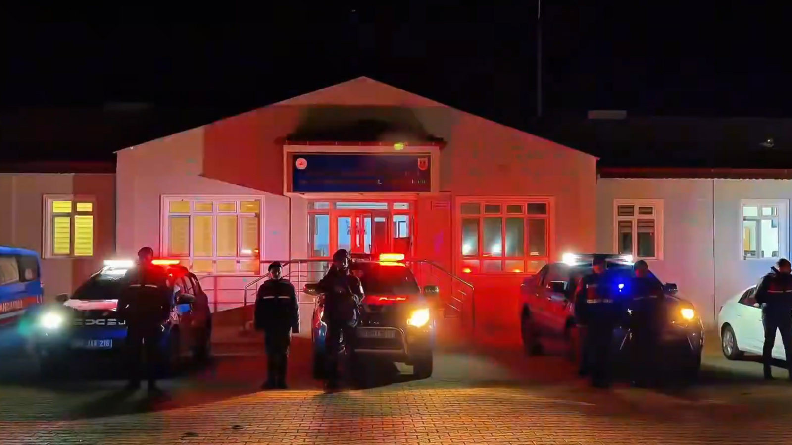 14 ilde “Siber Dolandırıcılık” operasyonu: 90 şüpheli yakalandı