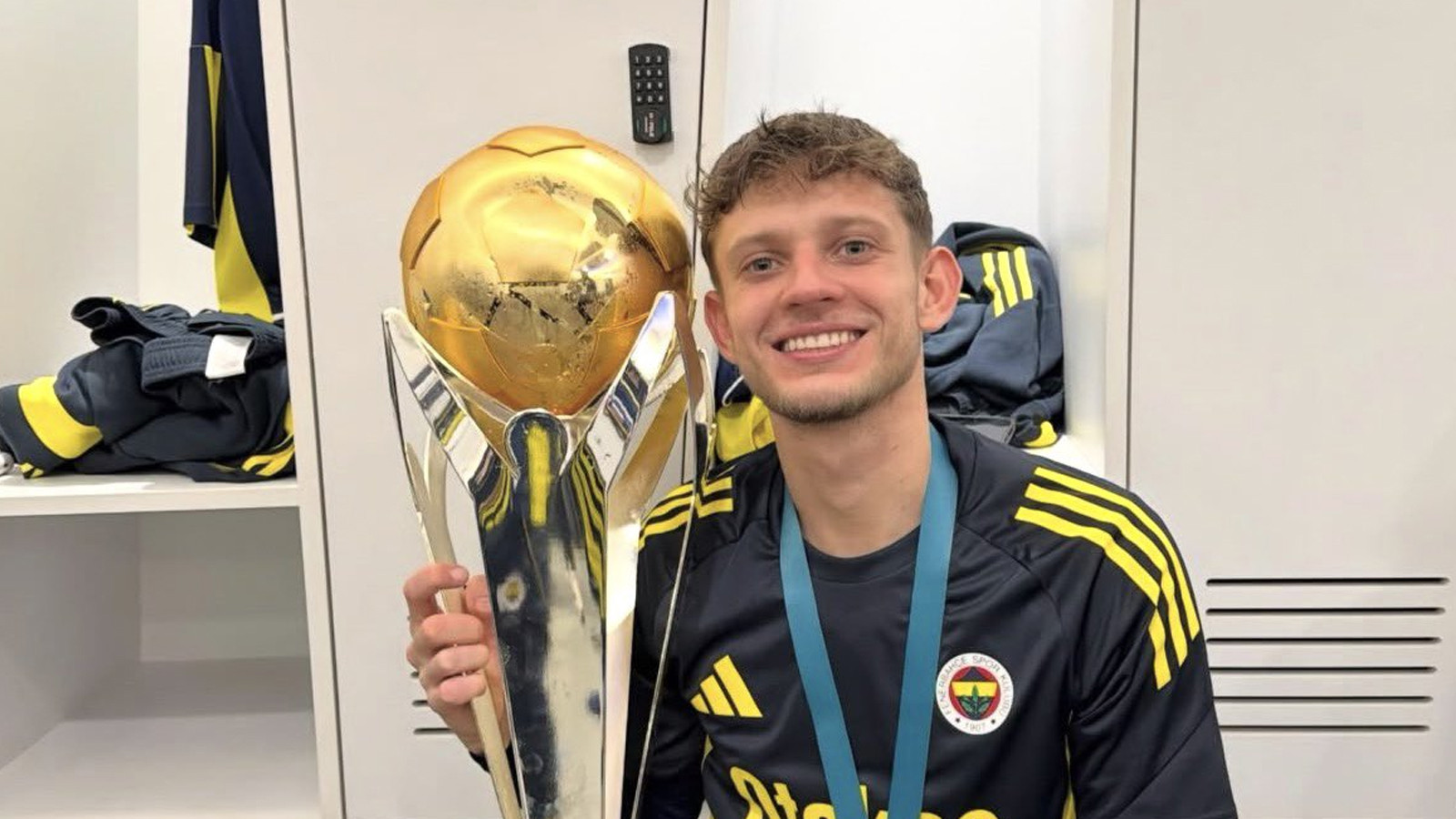 Szymanski 11 milyon euro bonservisle takımdan ayrılıyor