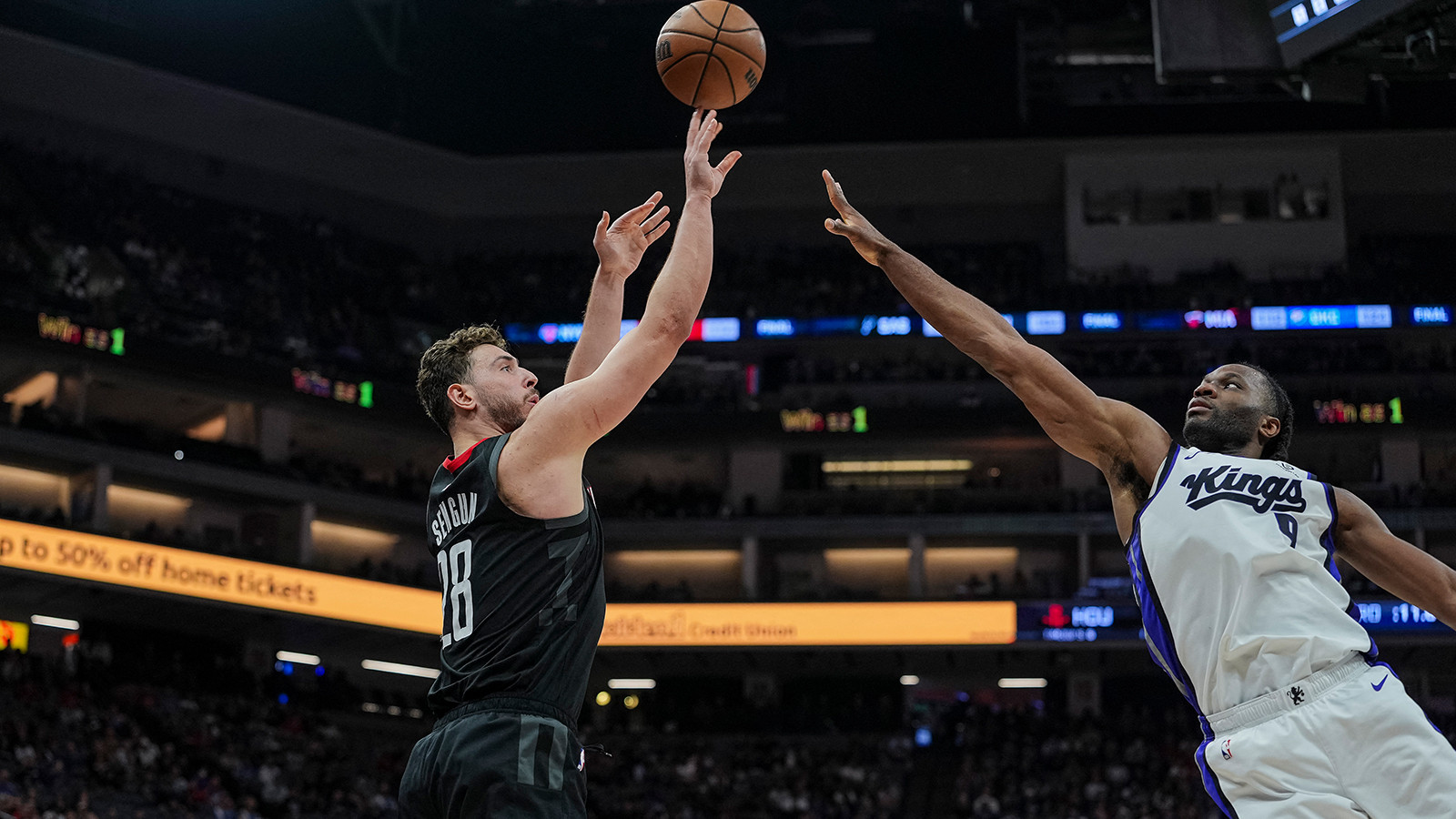 Alperen Şengün parkelere geri döndü, galibiyete yetmedi