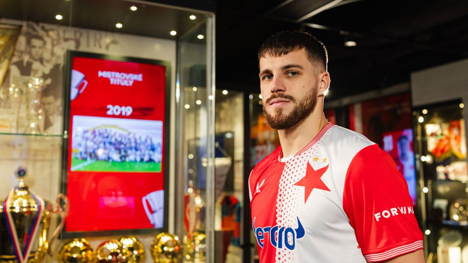 Beşiktaş'tan ayrılan Jurasek, ülkesinin takımına transfer oldu