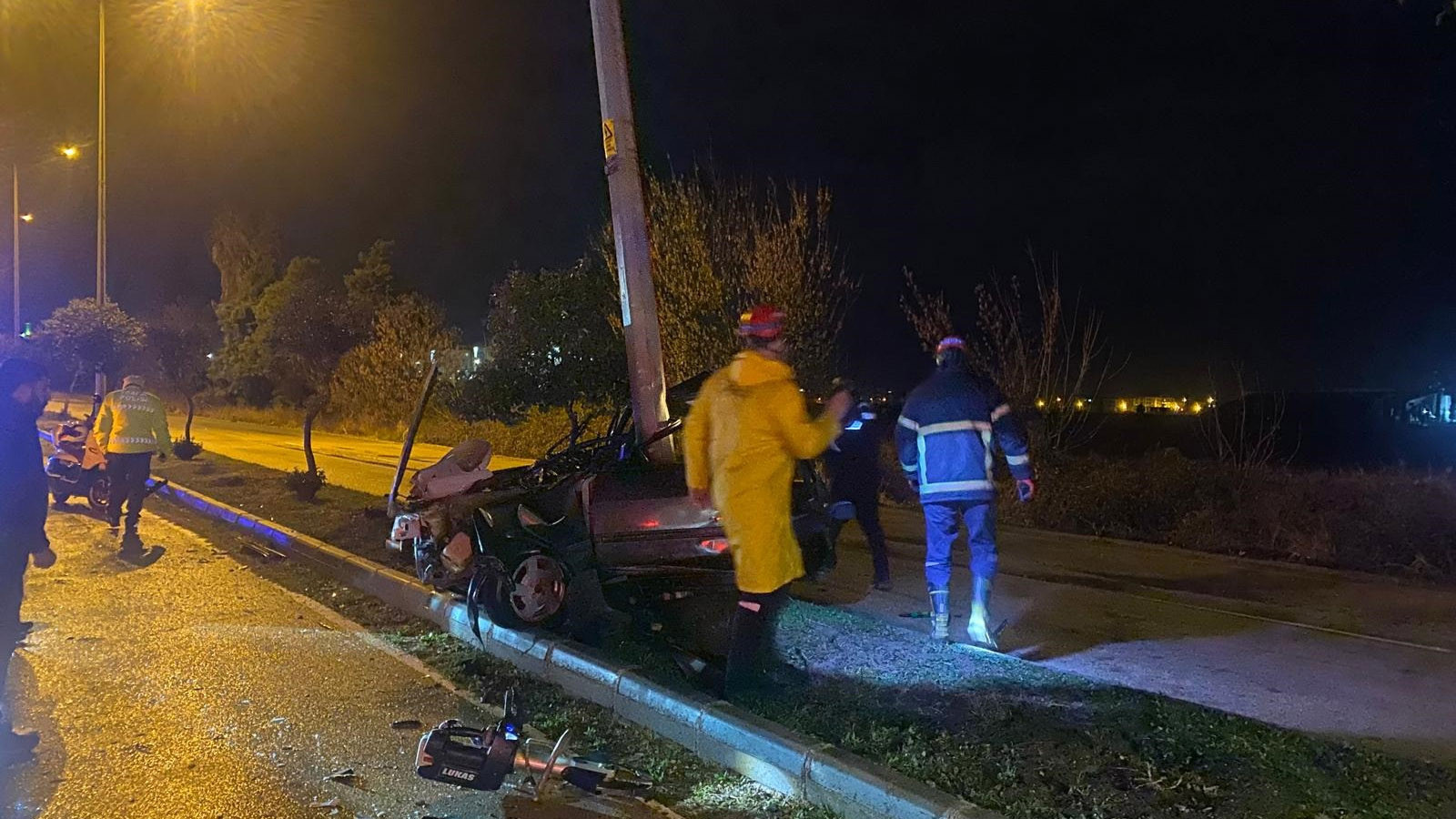 İkiye bölünen otomobilden mucize kurtuluş