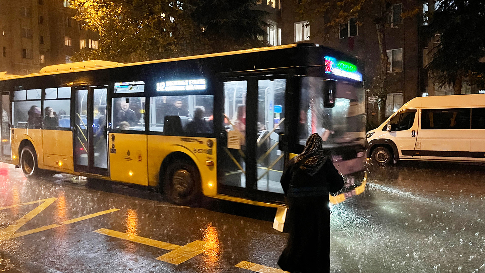 Yağışlı havalar trafikte riskleri artırıyor!