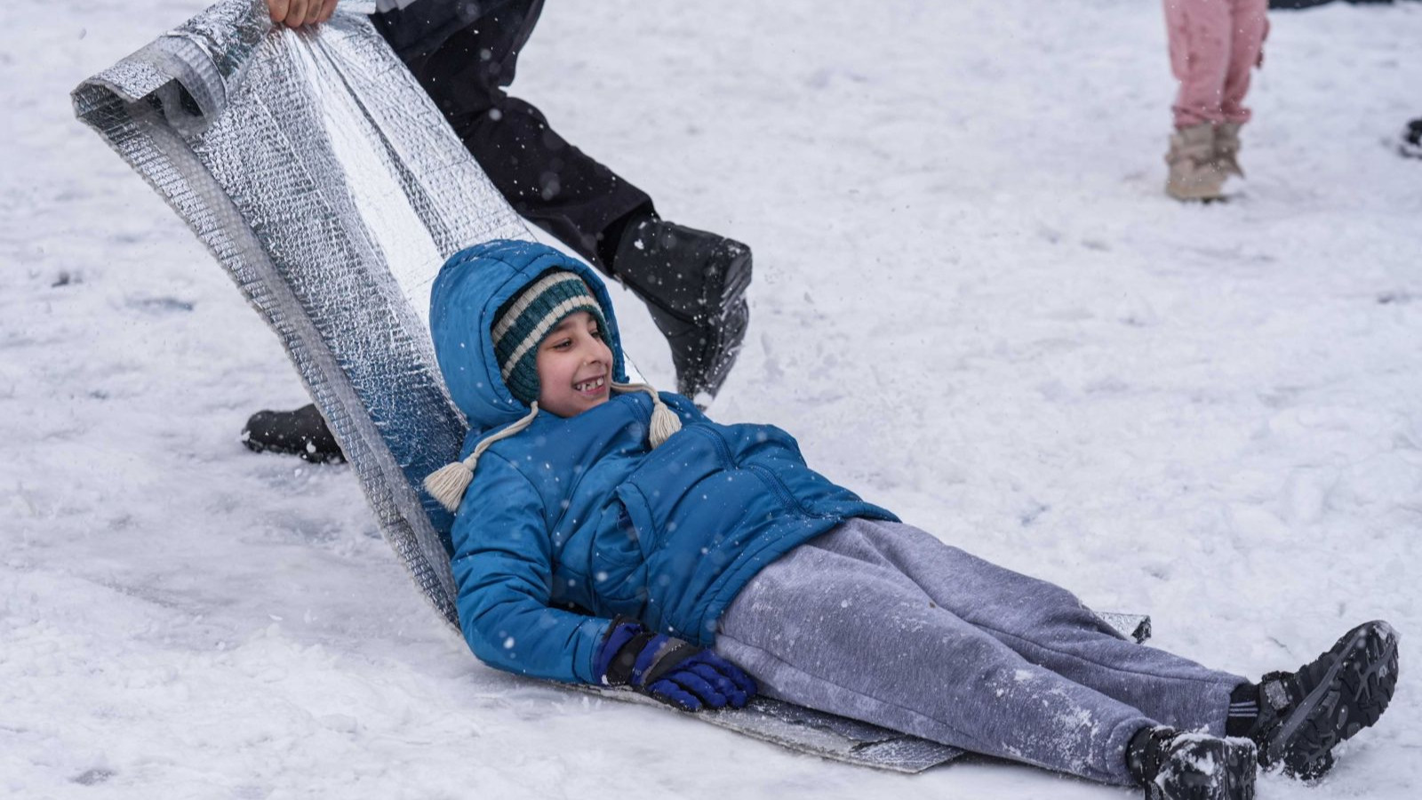 Bazı il ve ilçelerde okullar tatil edildi