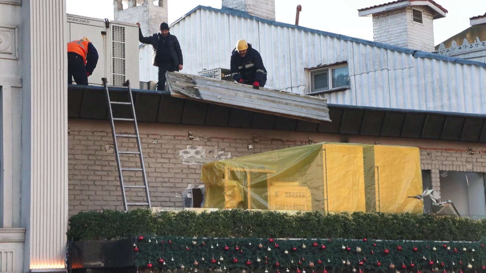 Ünlü pastanede yıkım başladı