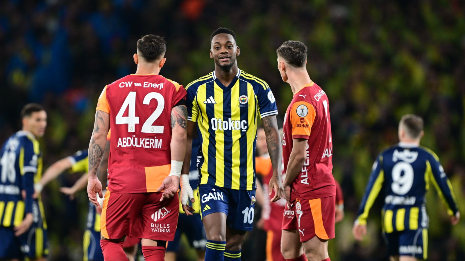 Derbi sonrası 3 futbolcu PFDK'ya sevk edildi! Ceza gelebilir