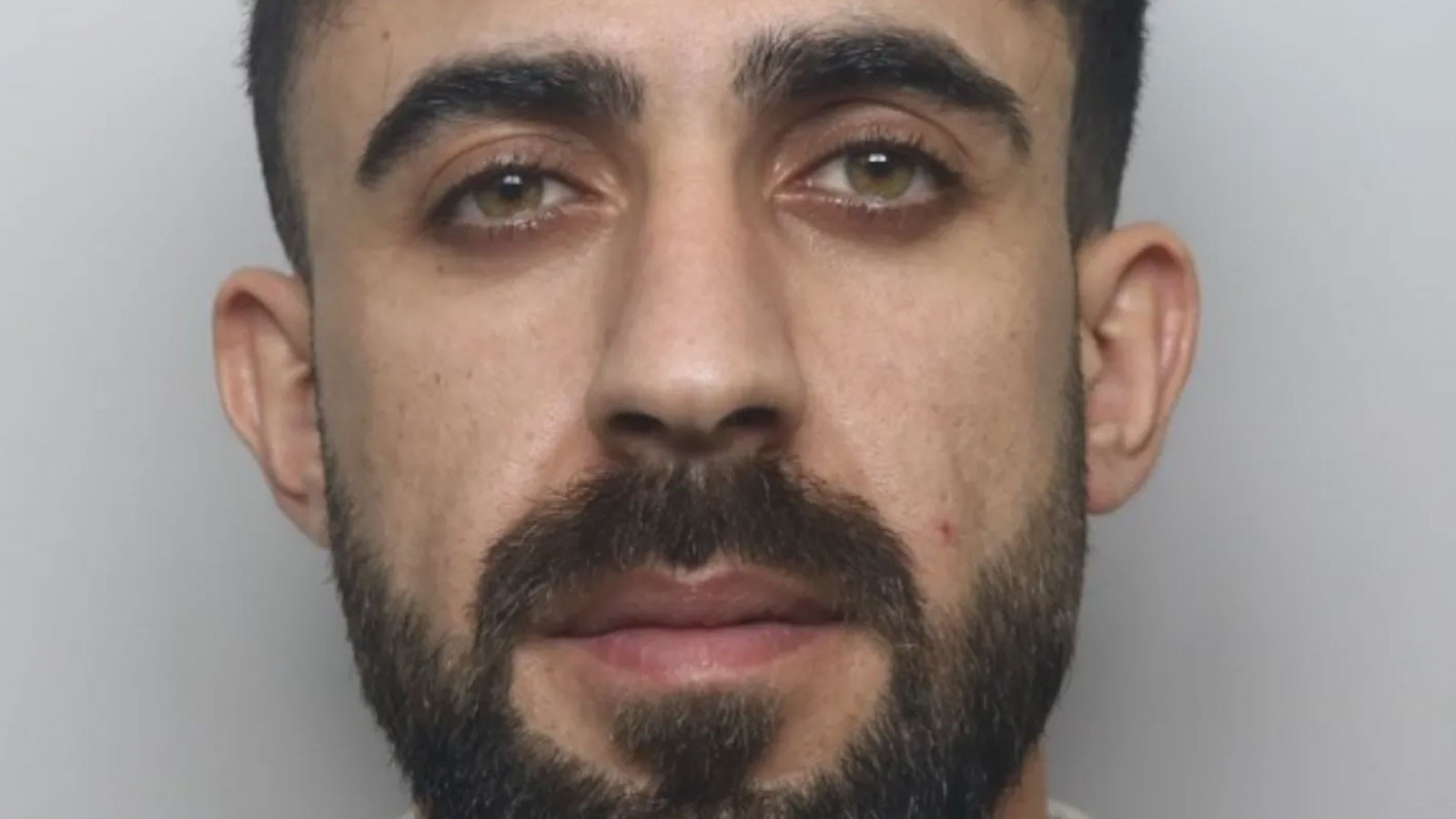 Türkiye'den İngiltere'ye iltica eden Mehmet Oğur genç kıza tecavüz etti