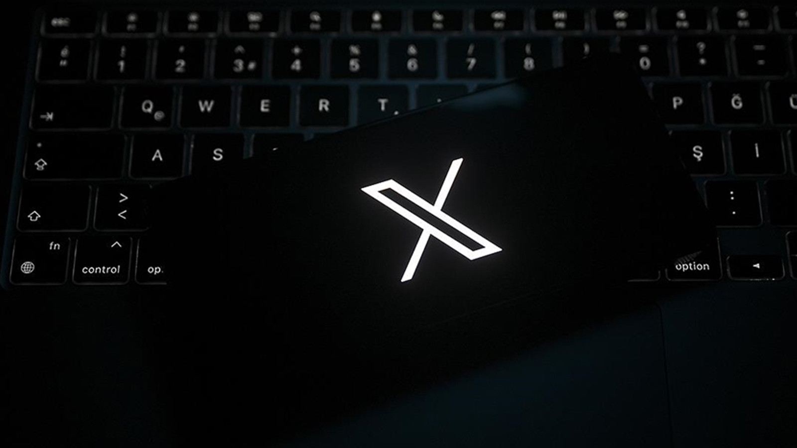 X (Twitter) çöktü mü? Açıklama geldi