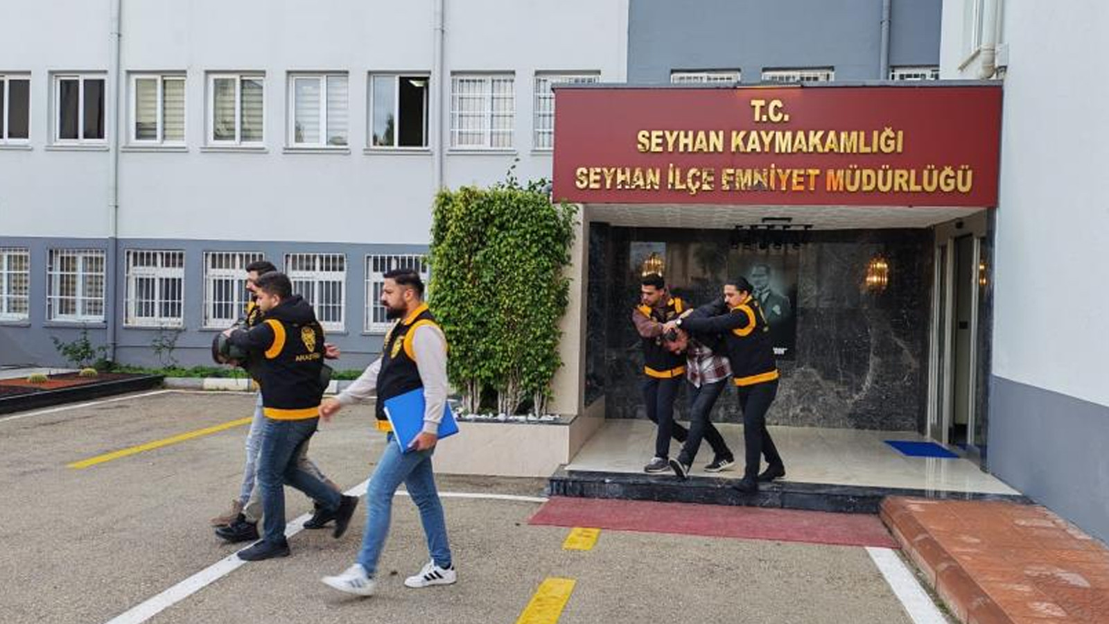 Evden çıkanlar şaşkına çevirdi: 4 kişi tutuklandı