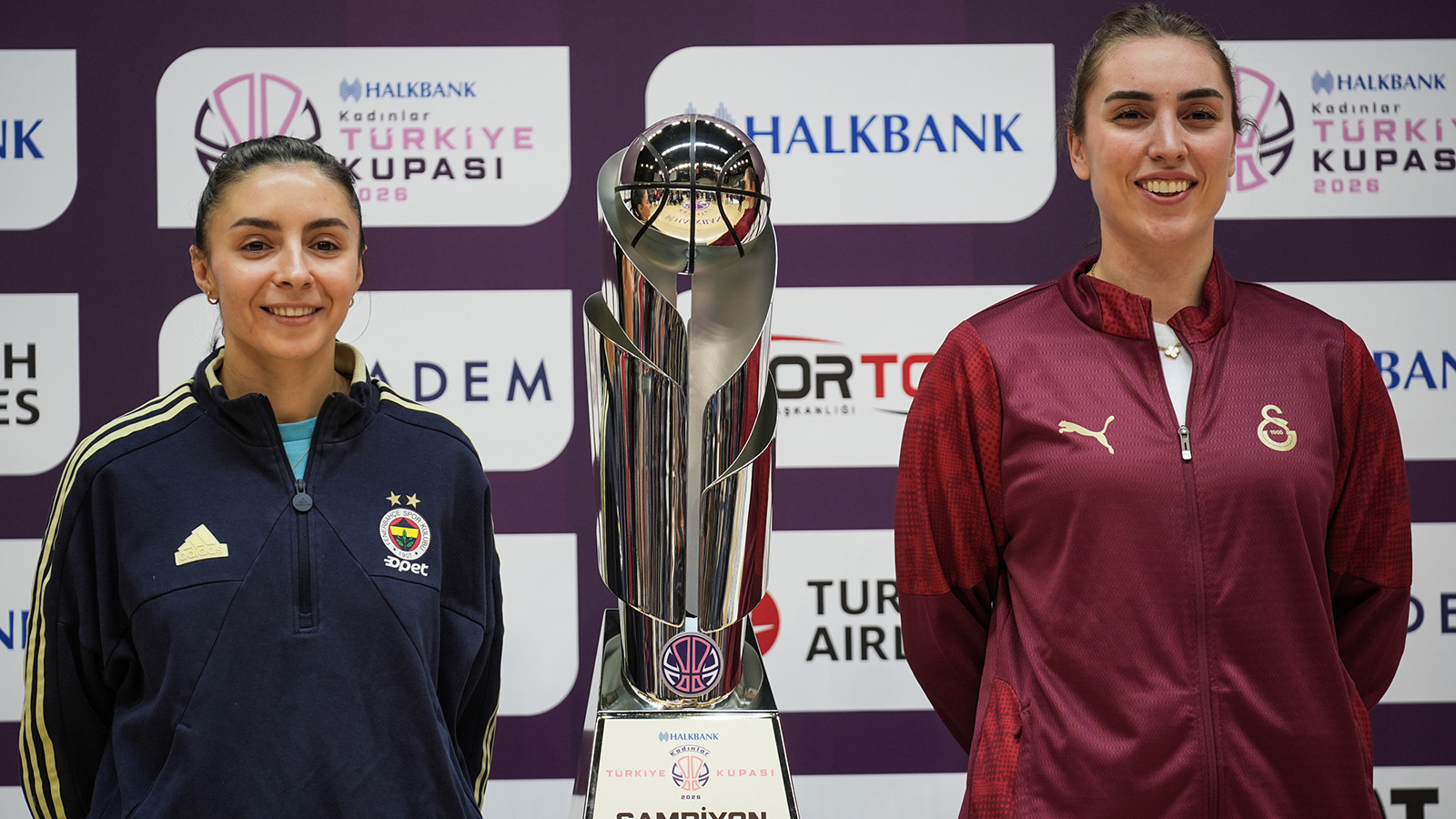 Fenerbahçe Opet'te kaptan Alperi Onar sakatlandı