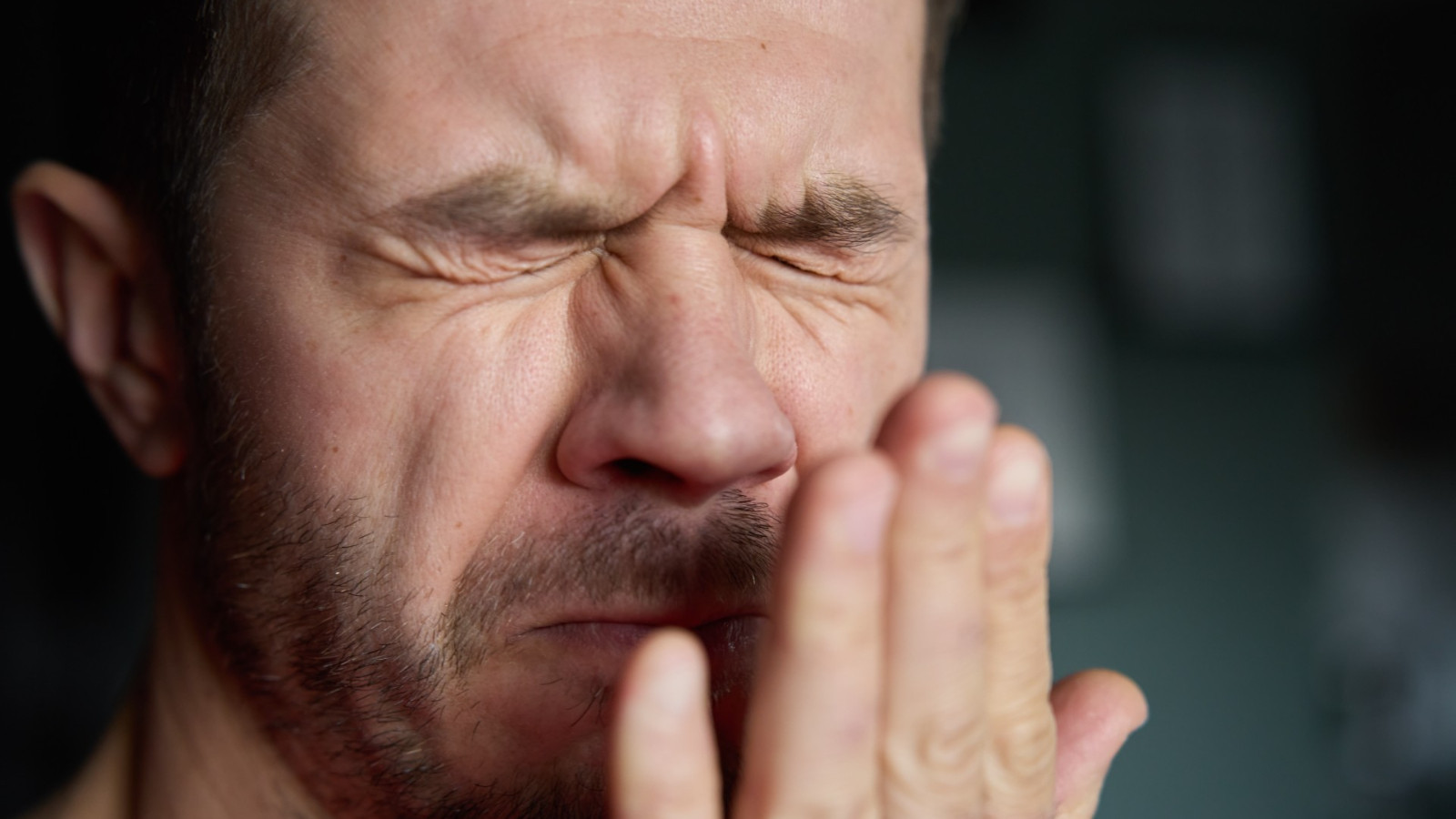 Eldeki balık kokusundan anında kurtulmanın yolu bulundu