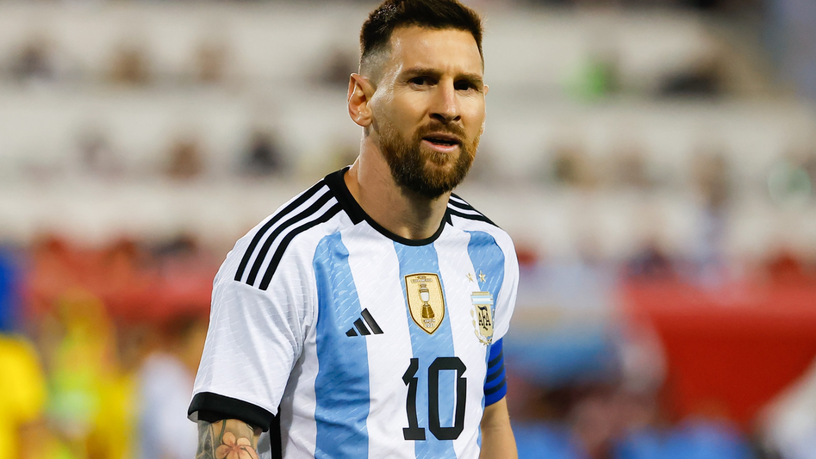 Messi 1.4 milyar euro'luk teklifi reddetti