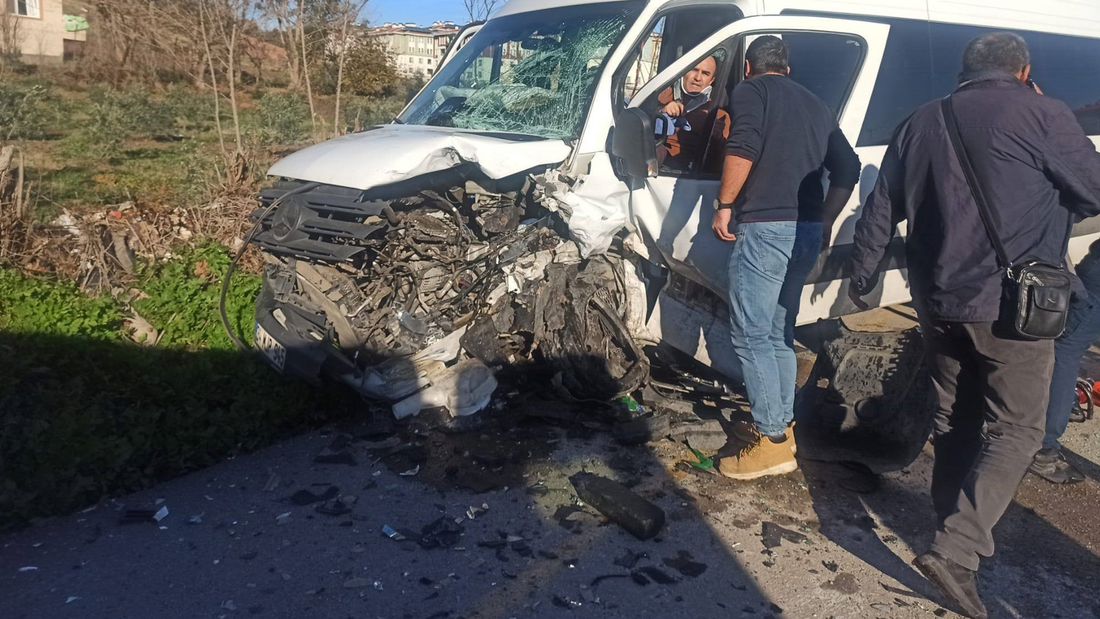 Osmaniye’de servis minibüsü ile hafif ticari araç çarpıştı! Çok sayıda yaralı var