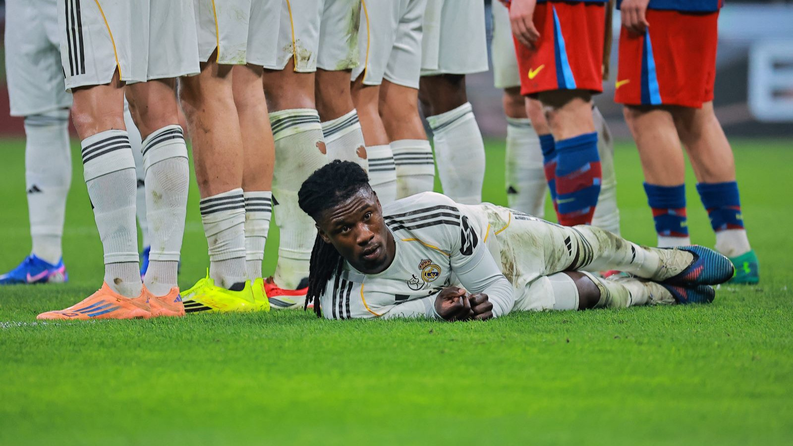 Real Madrid'e bomba düştü: 7 futbolcudan bahsediliyor