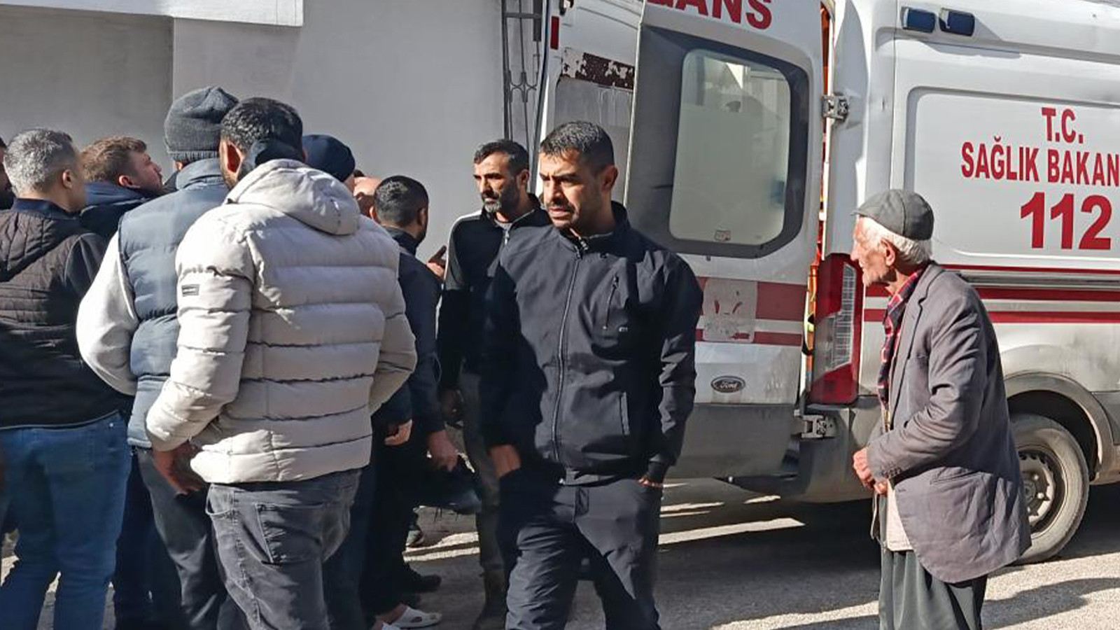 Tartıştığı dayısını sokak ortasında vurdu