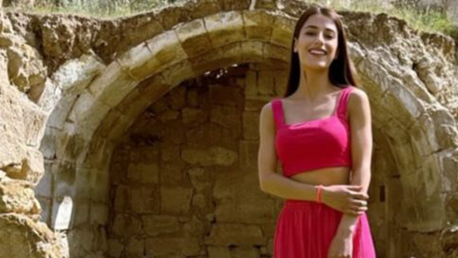 Yalnız yaşayan genç kadın evinde ölü bulundu