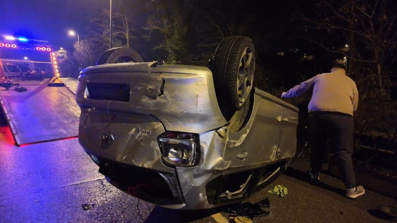 İstanbul'da otomobil takla attı: 2 yaralı