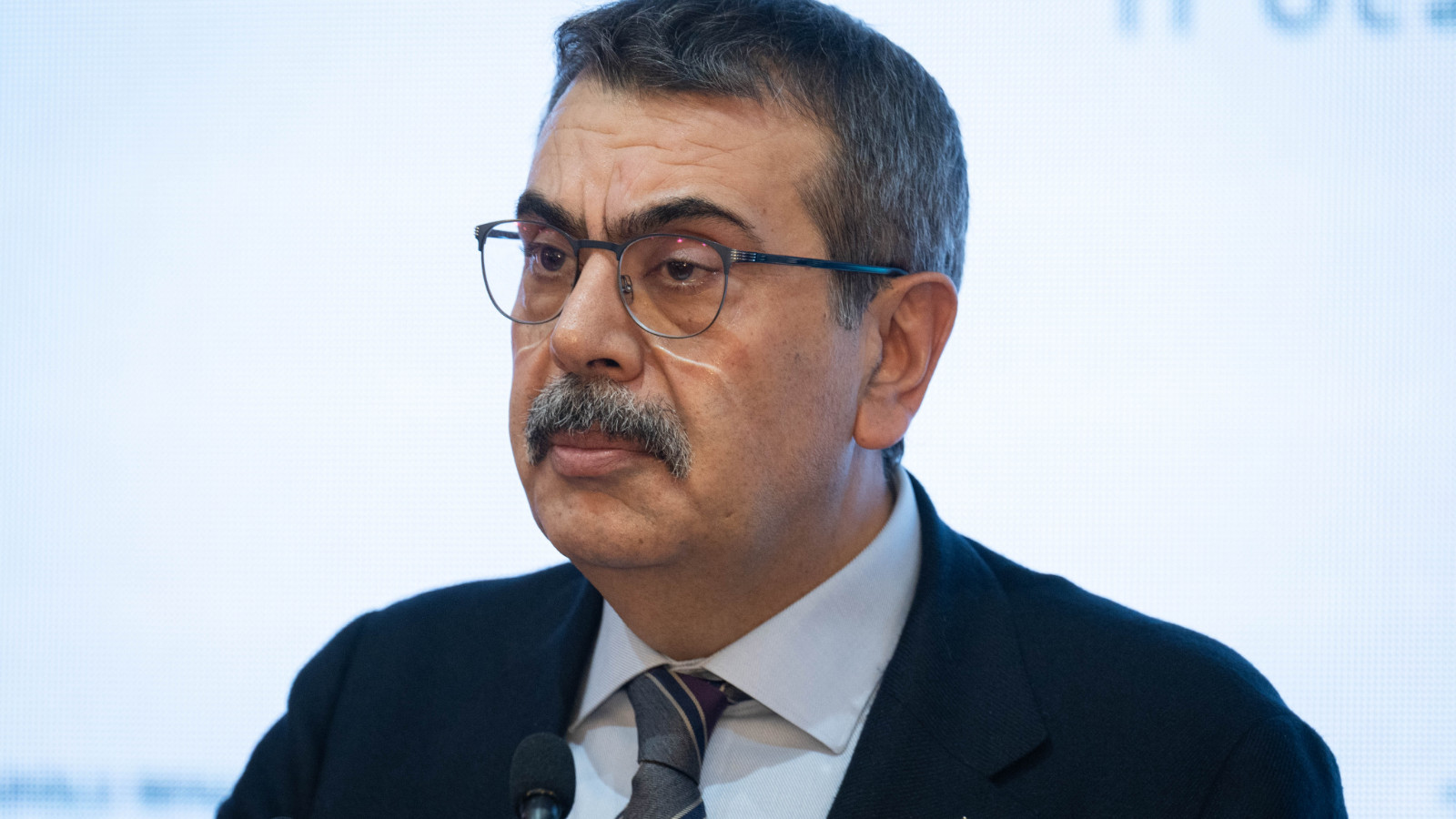 Bakan Yusuf Tekin'den 'Atatürk karnelerden kaldırıldı' iddiasına yanıt!