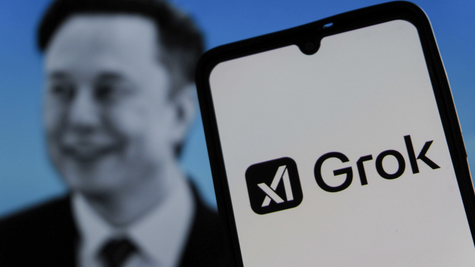 Grok, Elon Musk'un çocuğunun annesinin müstehcen görüntülerini üretti