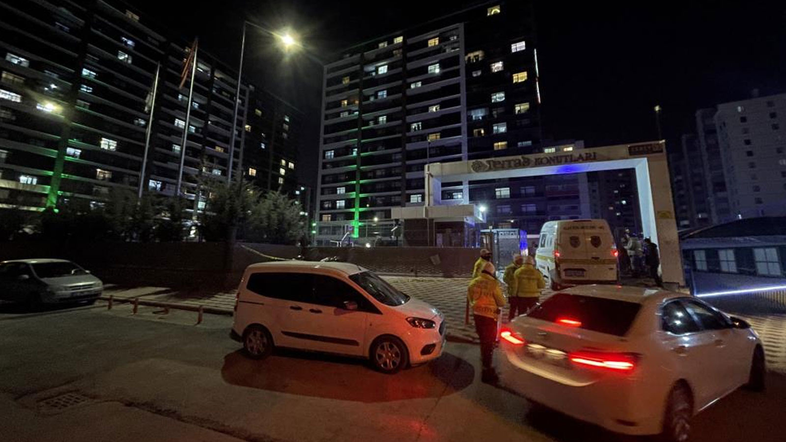 Konya'da dehşet! Kız kardeşini öldürdü, annesini ağır yaralayıp intihar etti