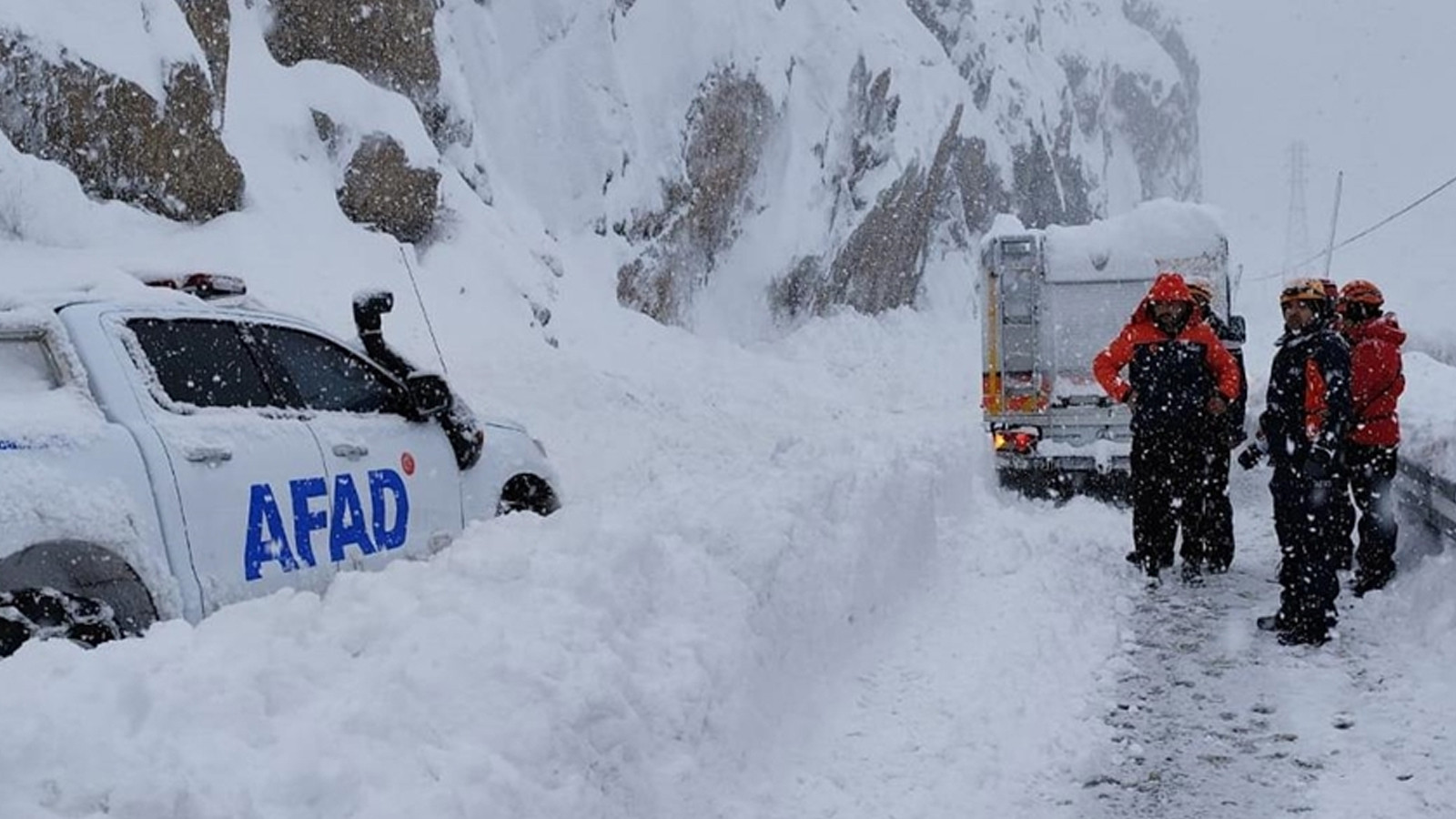 Meteoroloji'den önemli uyarı! Kuvvetli kar yağışı, don, sis ve çığ tehlikesi...
