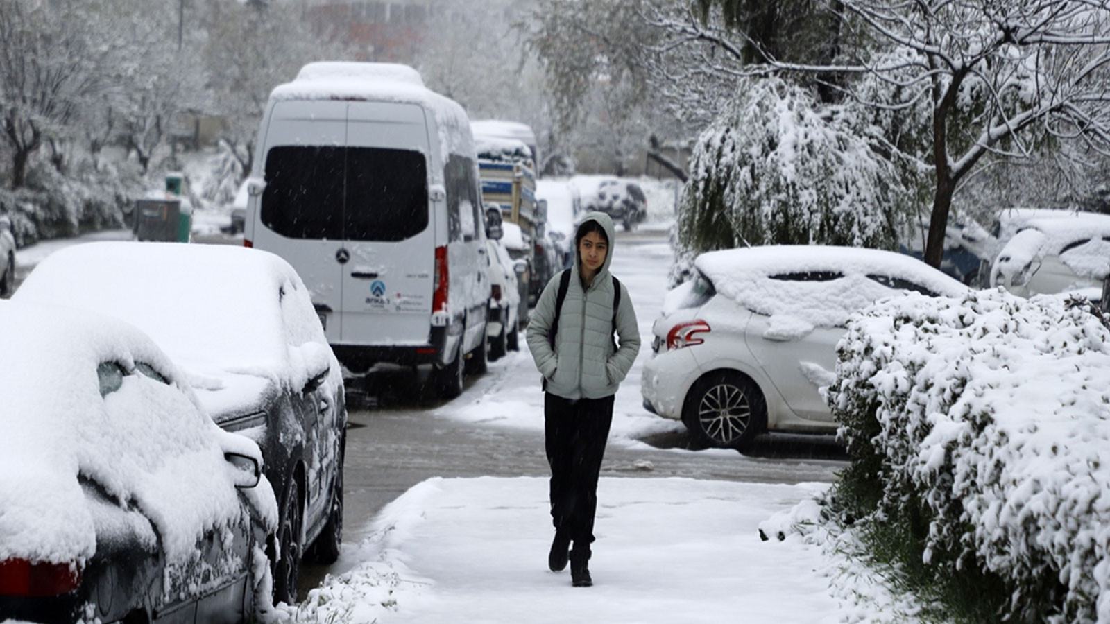Sıcaklıklar azalacak! İstanbullulara buzlanma ve don uyarısı!
