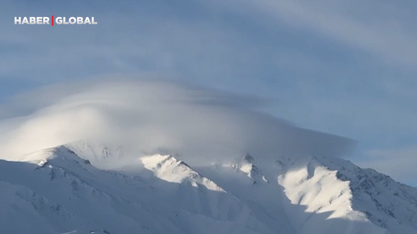 Van'da sis ve tipi esnasında mercek bulutu görüldü