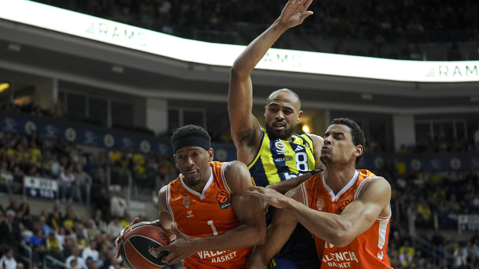 Fenerbahçe Beko, sahasında hata yapmadı! EuroLeague'de 14. galibiyet