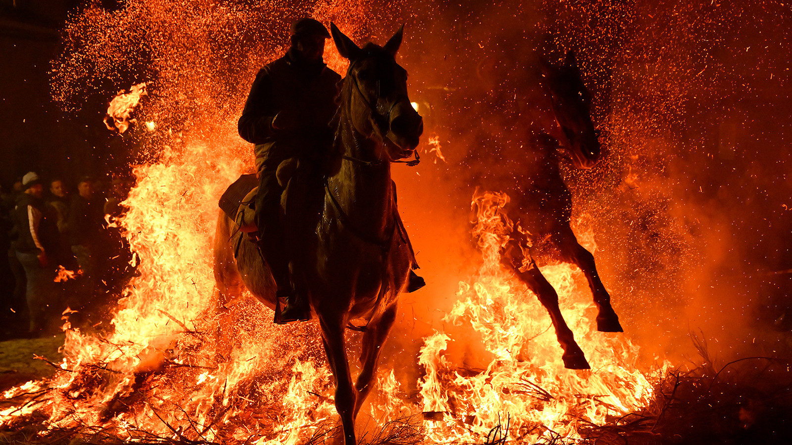 Tepki çeken gelenek: Film karesi değil gerçek!