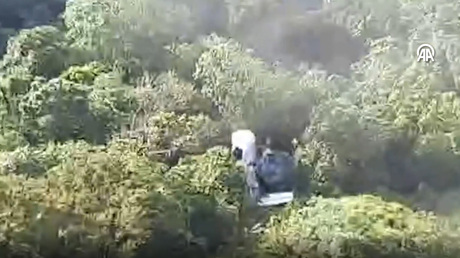 Endonezya'daki kayıp uçak: Enkazı bulundu