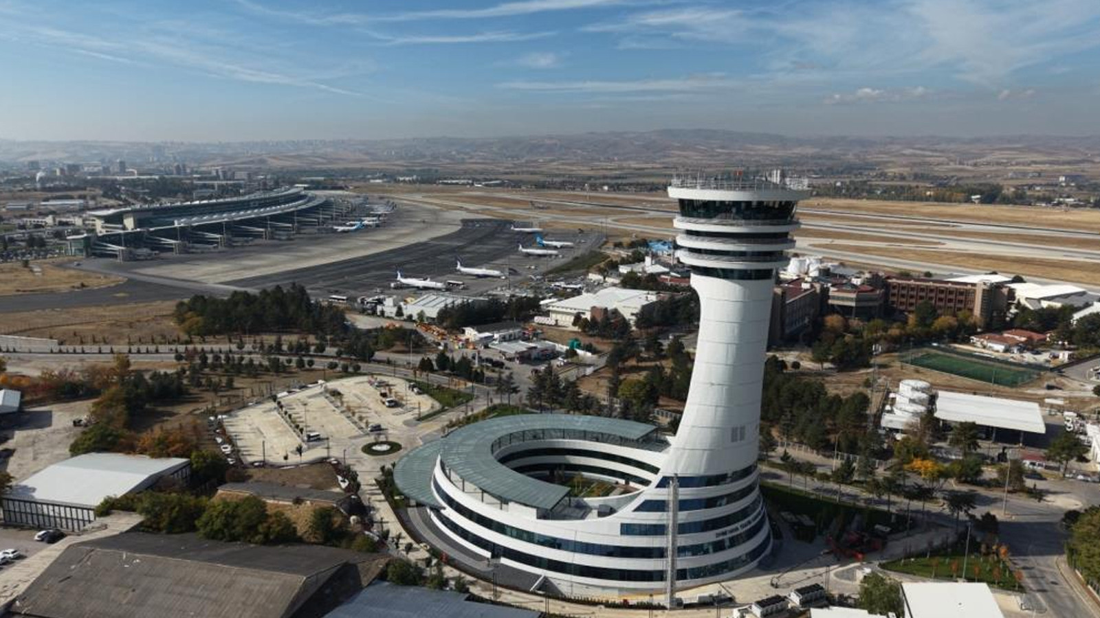 Esenboğa Havalimanı'nın 3. pisti açılıyor