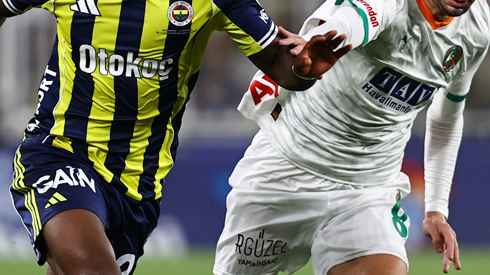 Fenerbahçe, Alanyaspor'a konuk oluyor