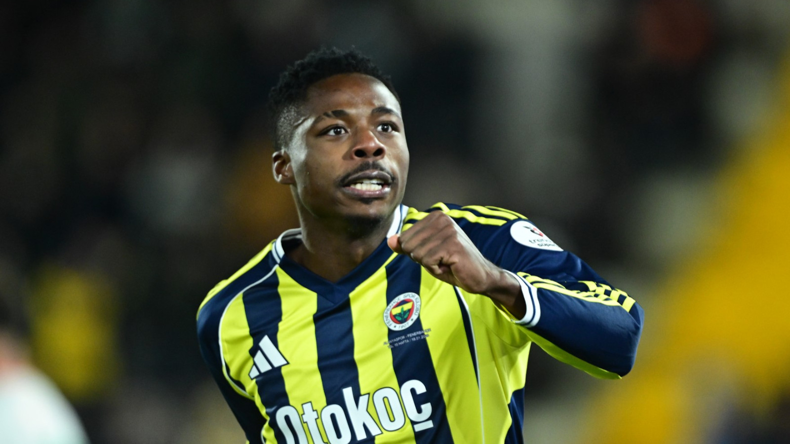 Musaba'dan bir ilk! Fenerbahçe puan farkını eritti