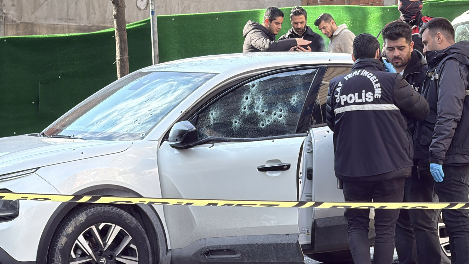 İstanbul'da kalaşnikoflu cinayette yeni detay: GPS cihazıyla takip edip 9 saat beklemişler