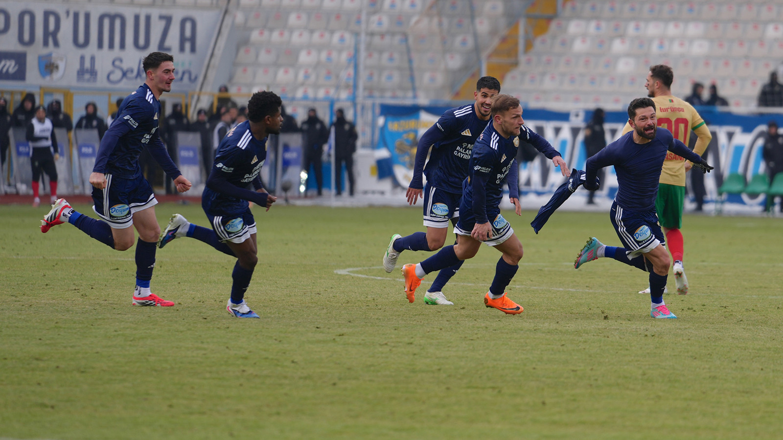 Kritik maçta Erzurumspor, Amedspor'un serisine nokta koydu