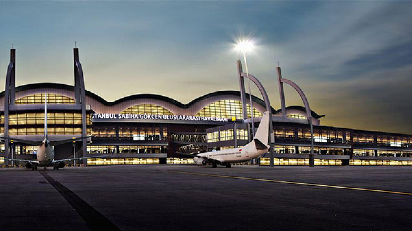 Sabiha Gökçen Havalimanı'nda kar önlemi