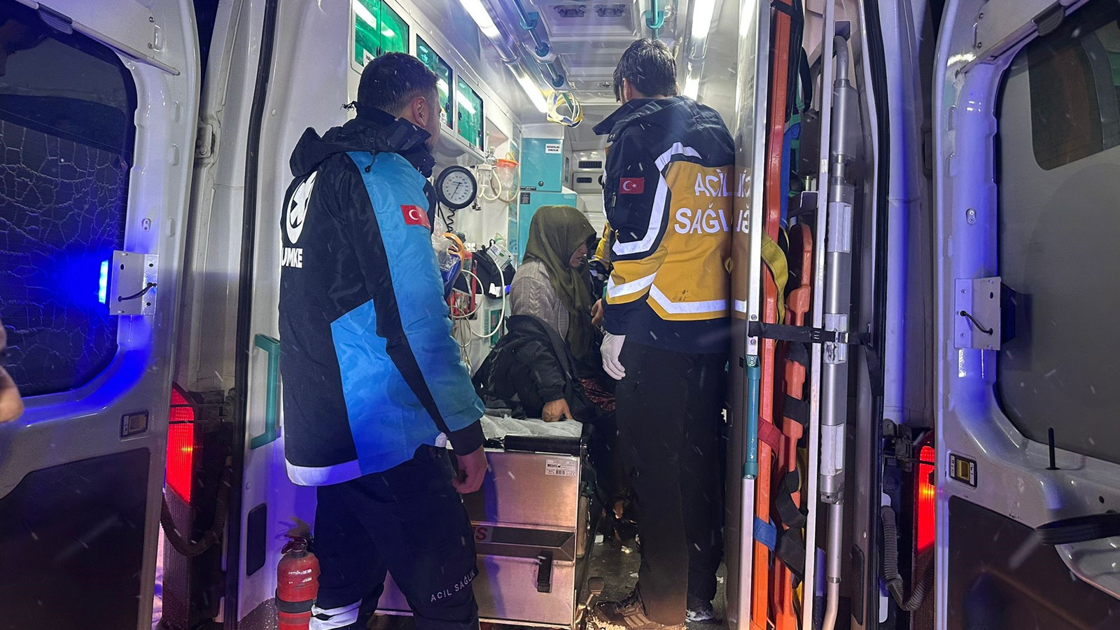 Elazığ'da ekipler seferber oldu hasta kadın kurtarıldı
