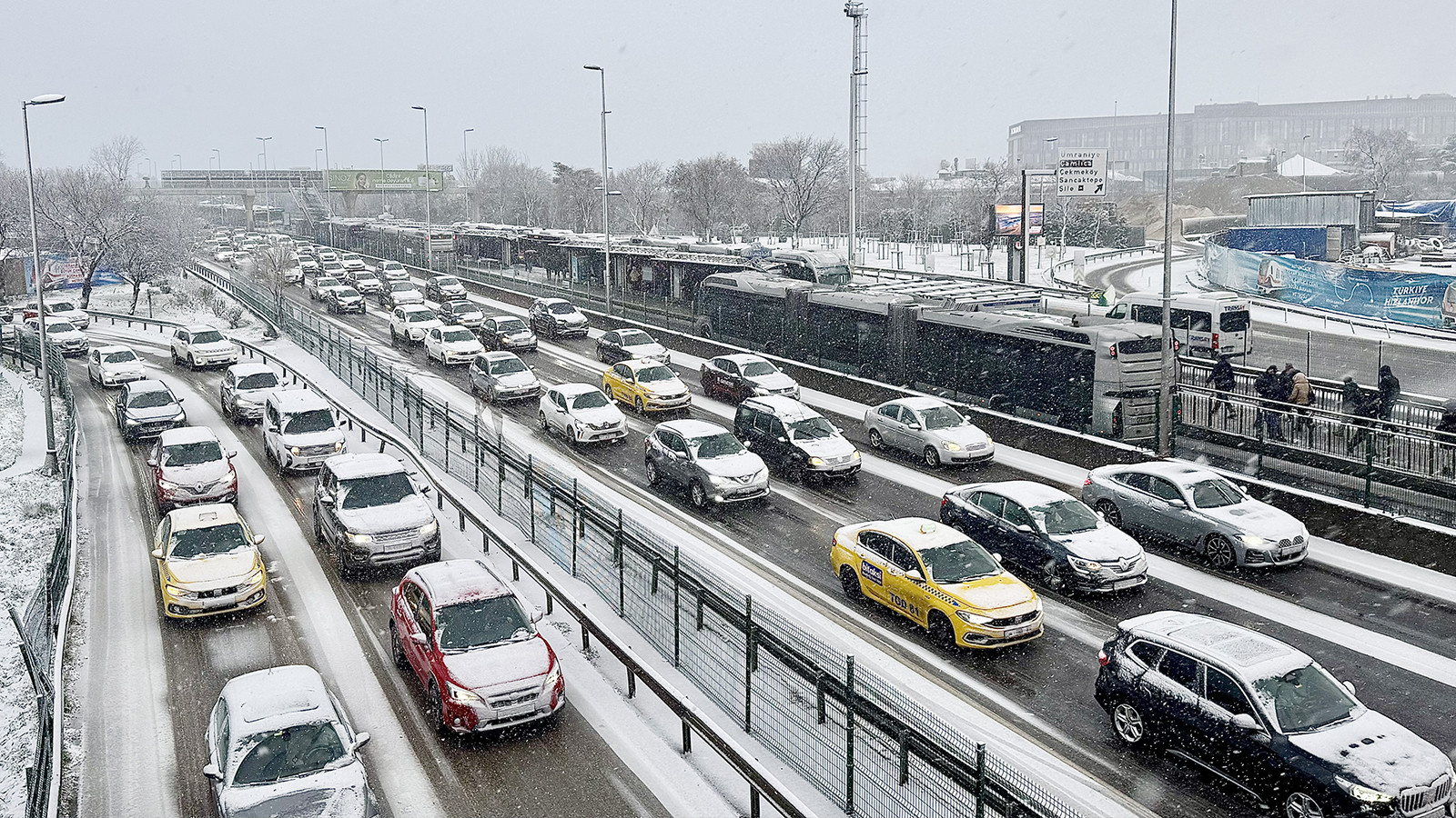 İstanbul'da kar ne kadar sürecek? Valilikten yeni uyarı geldi