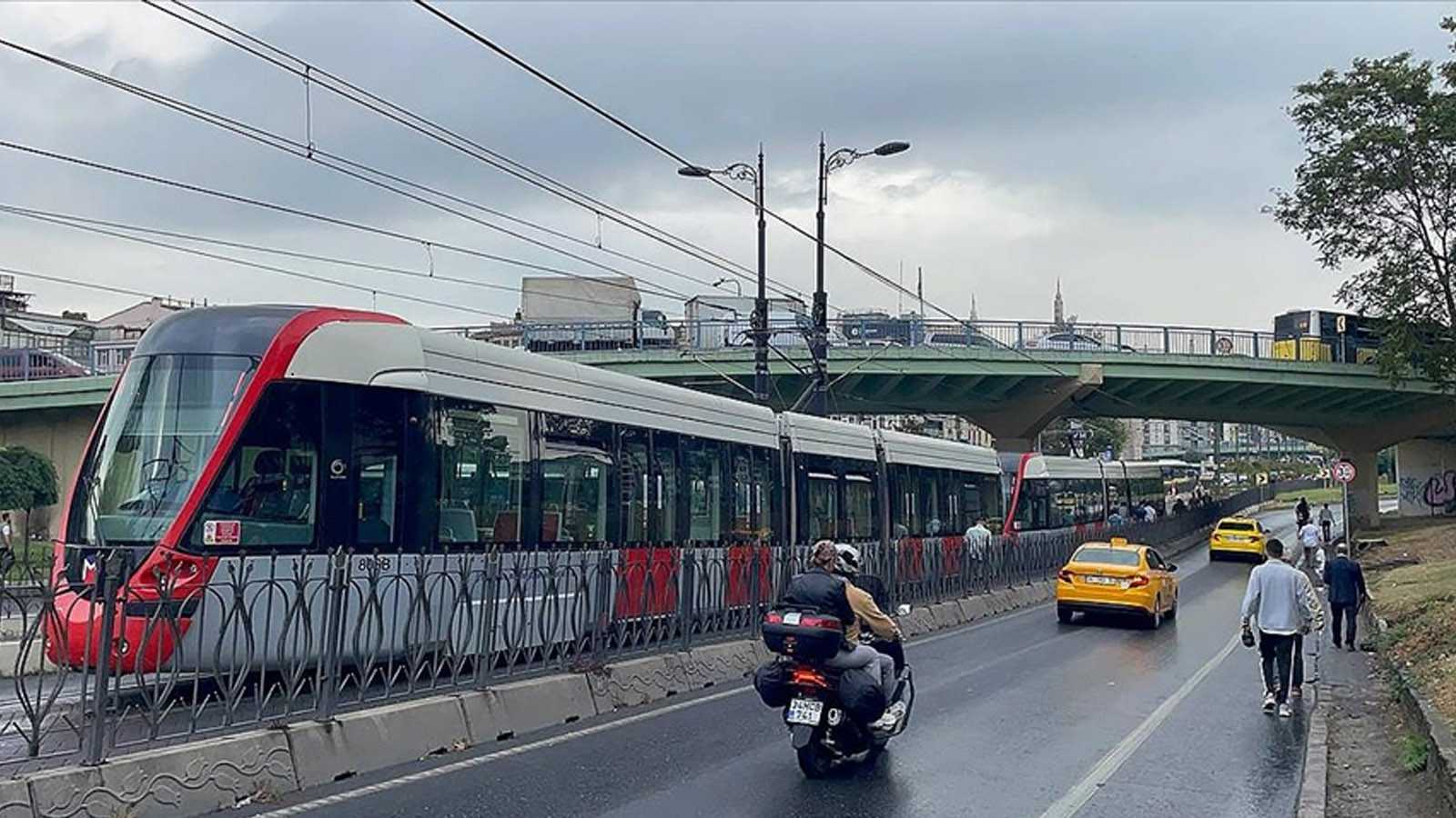 İstanbul'da T1 Kabataş-Bağcılar Tramvay Hattı'nda arıza: Seferler aksadı