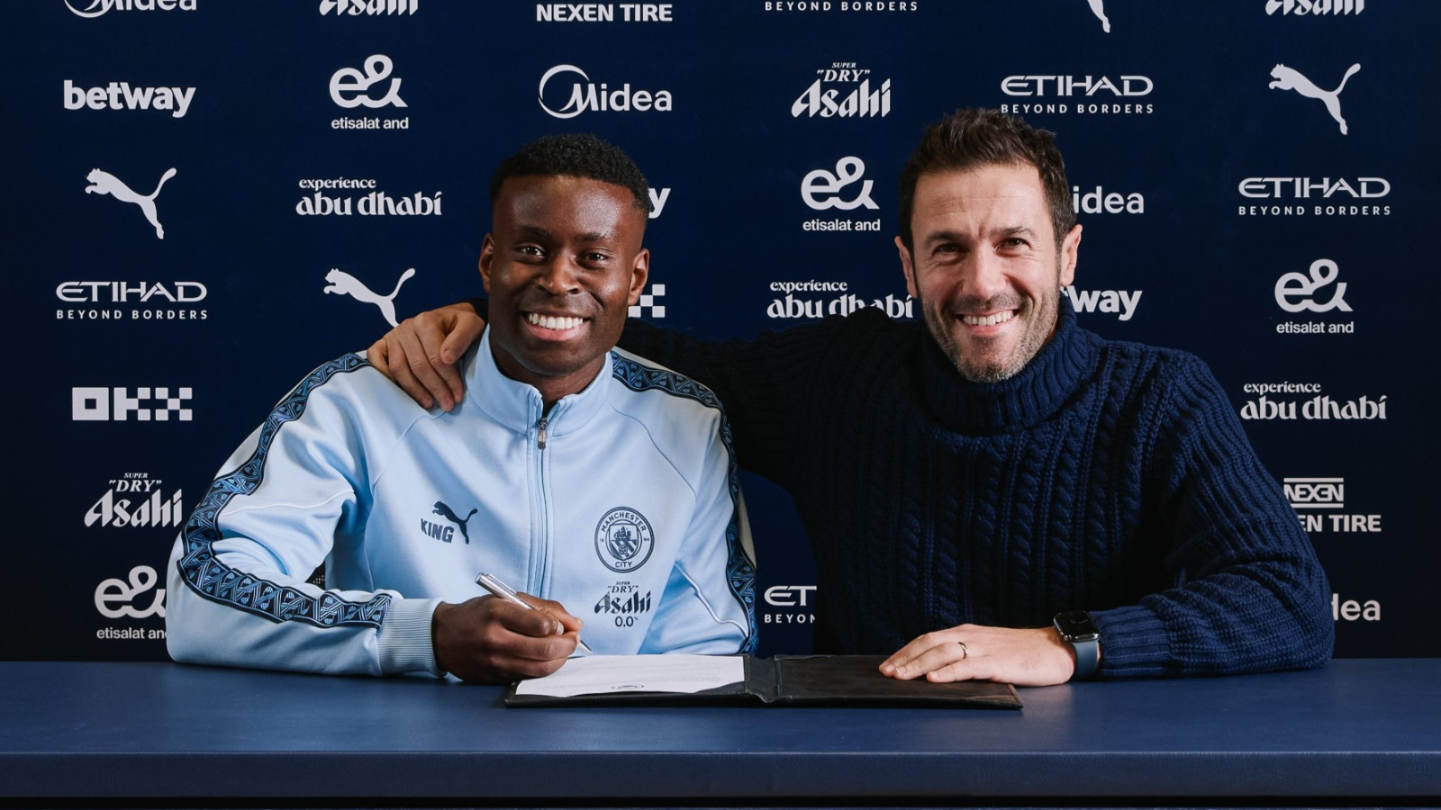 Manchester City, 23 milyon euroya stoper aldı