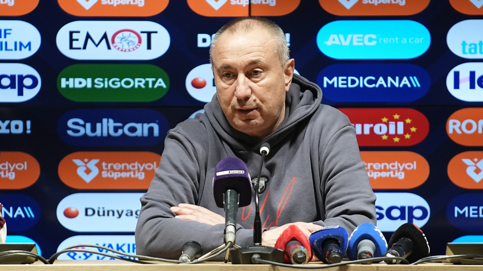 Stoilov'dan Fenerbahçe yorumu: Üzücü bir durum
