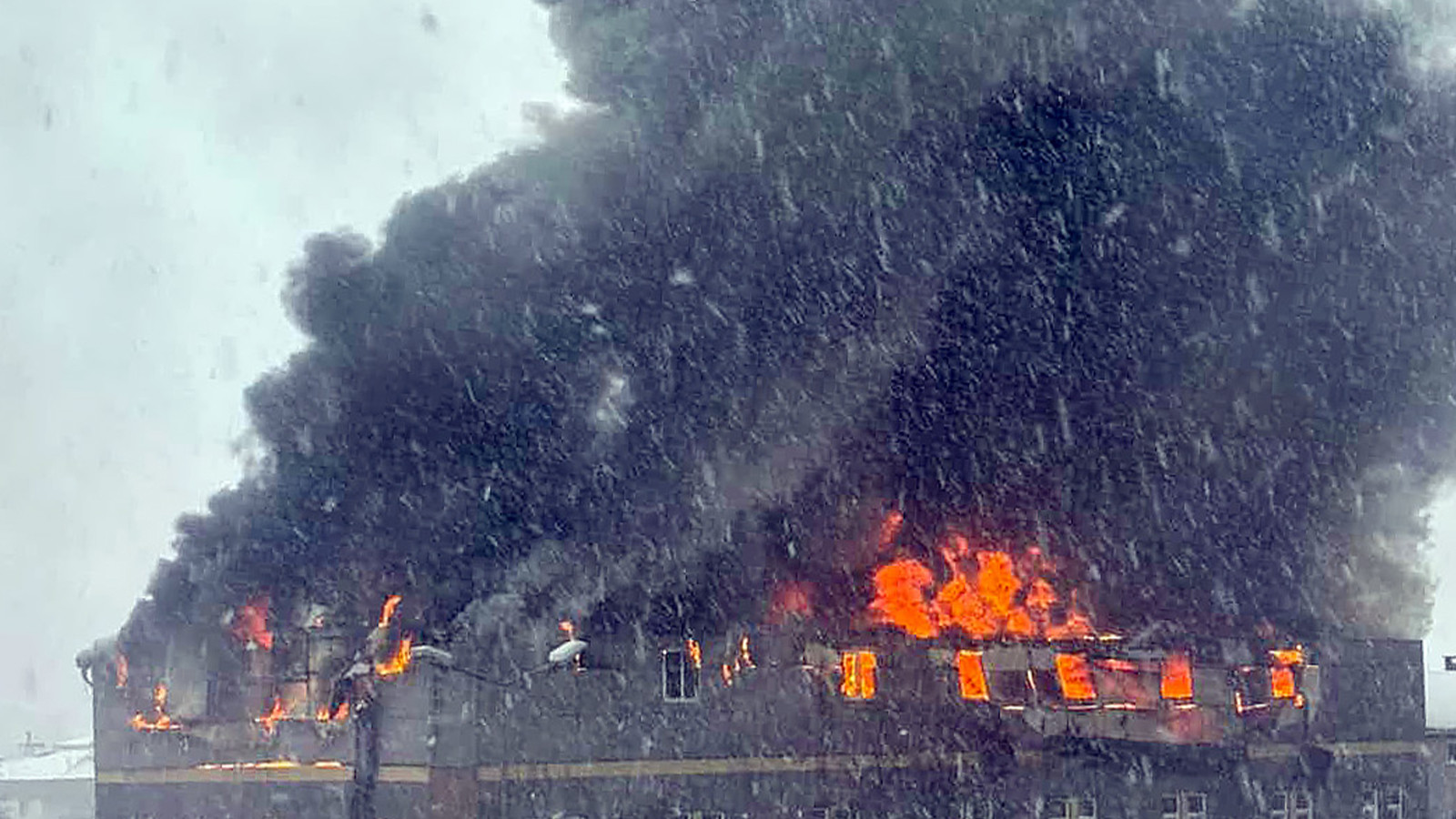 Tuzla'da büyük fabrika yangını!