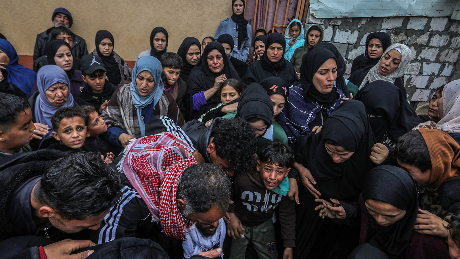 Gazze'de 6 aylık bebek hipotermi nedeniyle hayatını kaybetti