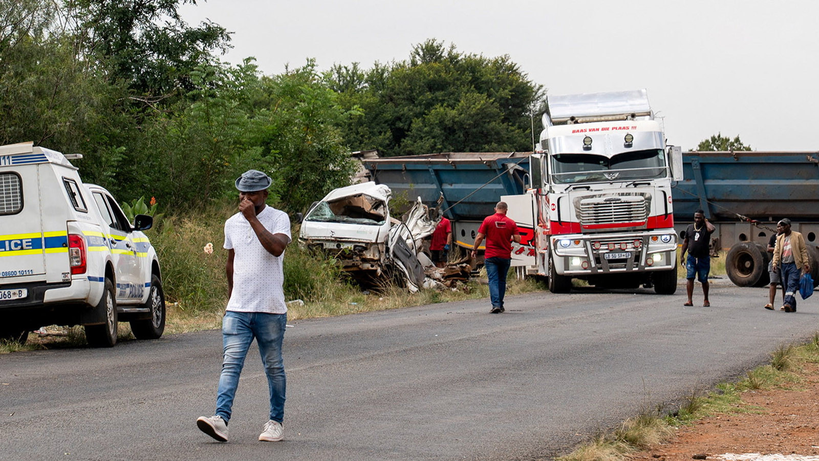 Güney Afrika'da okul servisi ile kamyonun çarpışması sonucu 14 öğrenci öldü