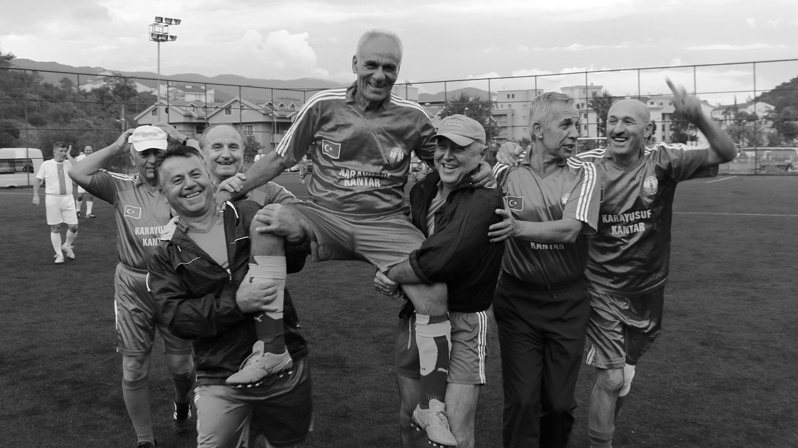 Türk amatör futbolunun efsanevi ismi Hatay Yurdakul hayatını kaybetti