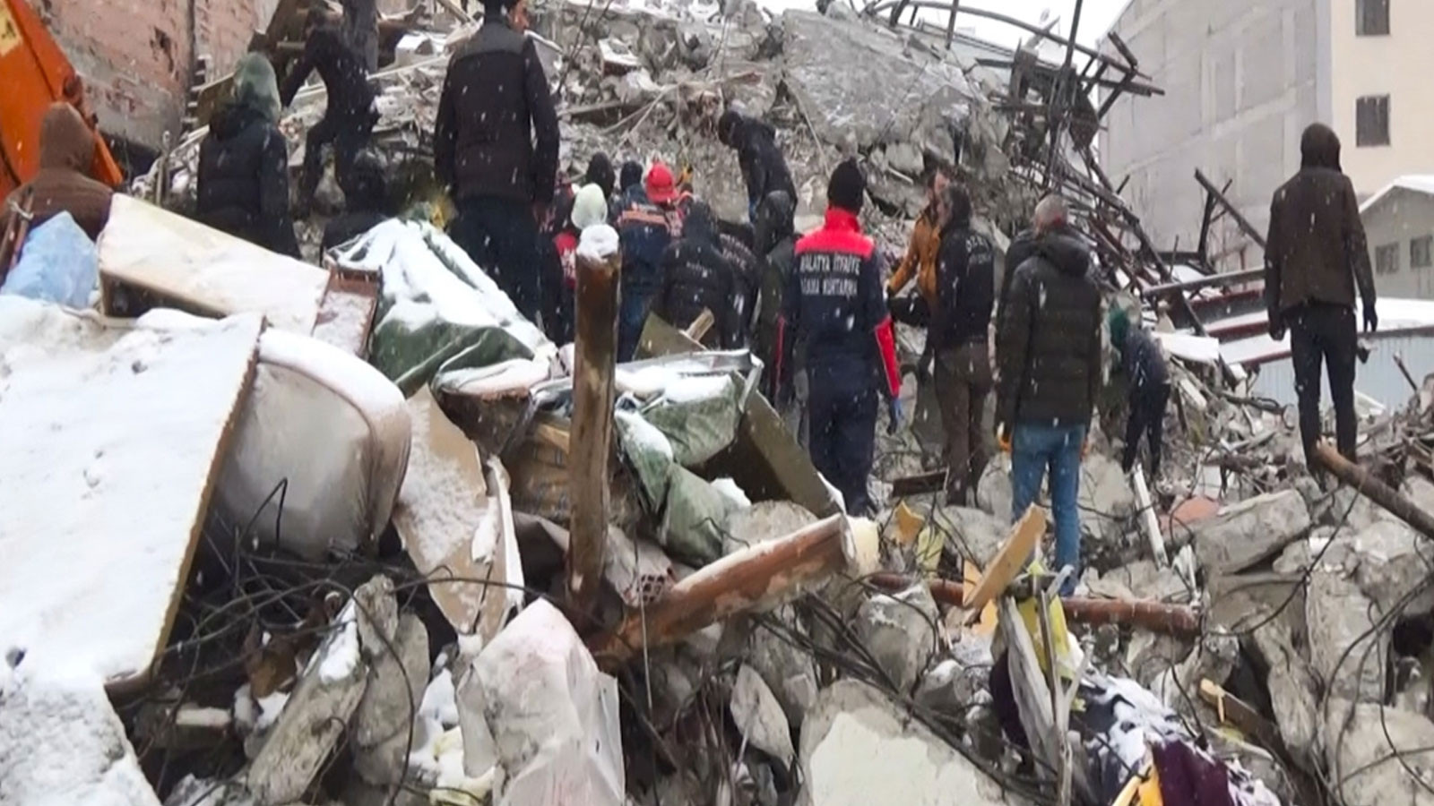 12 kişinin hayatını kaybettiği Mazıcı Apartmanı davasında 10 sanığa hapis cezası