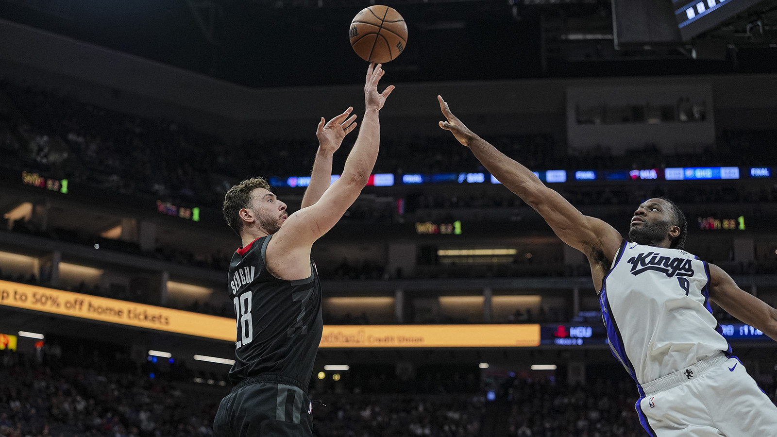 Alperen Şengün işi şova döktü, Houston San Antonio'yu yıktı