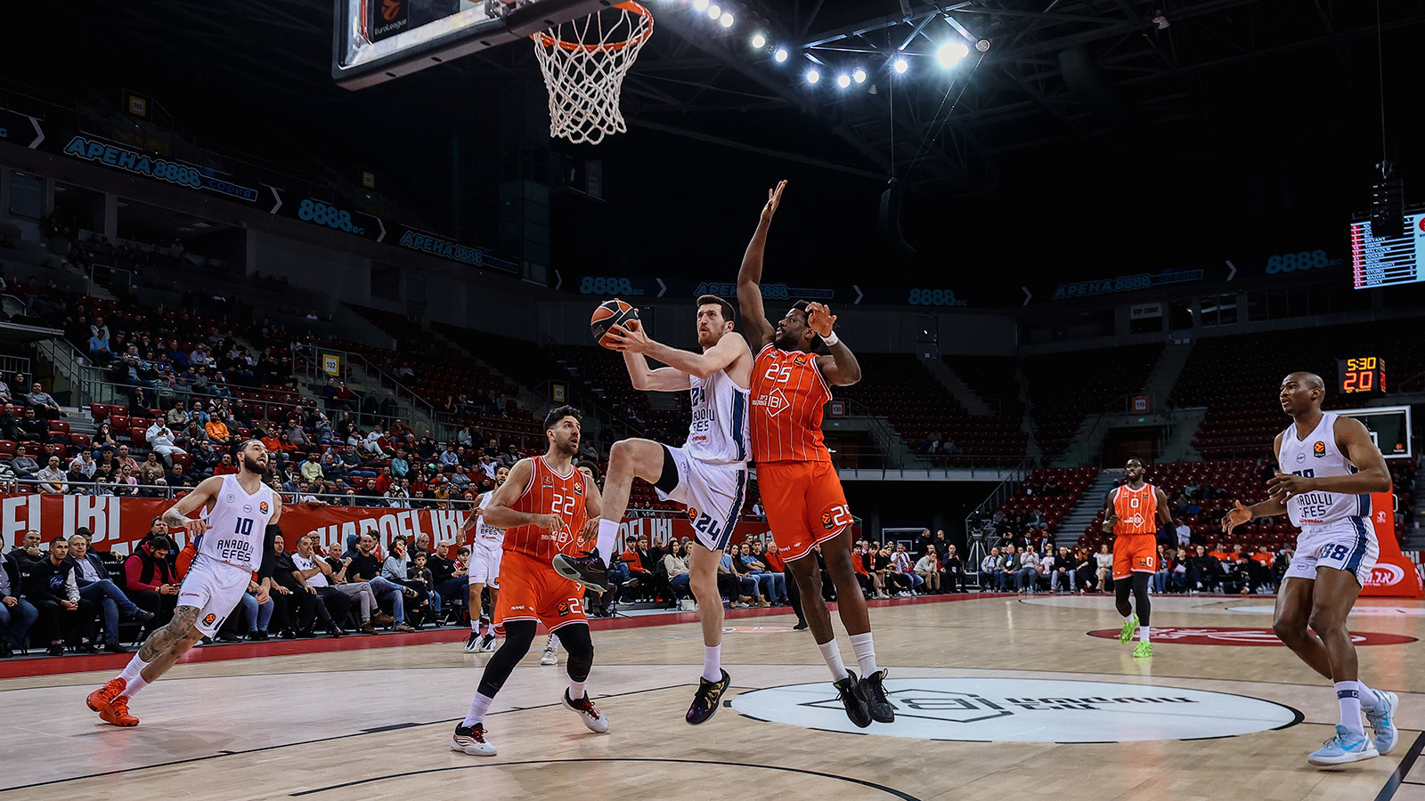 Anadolu Efes, Olympiakos'u konuk edecek